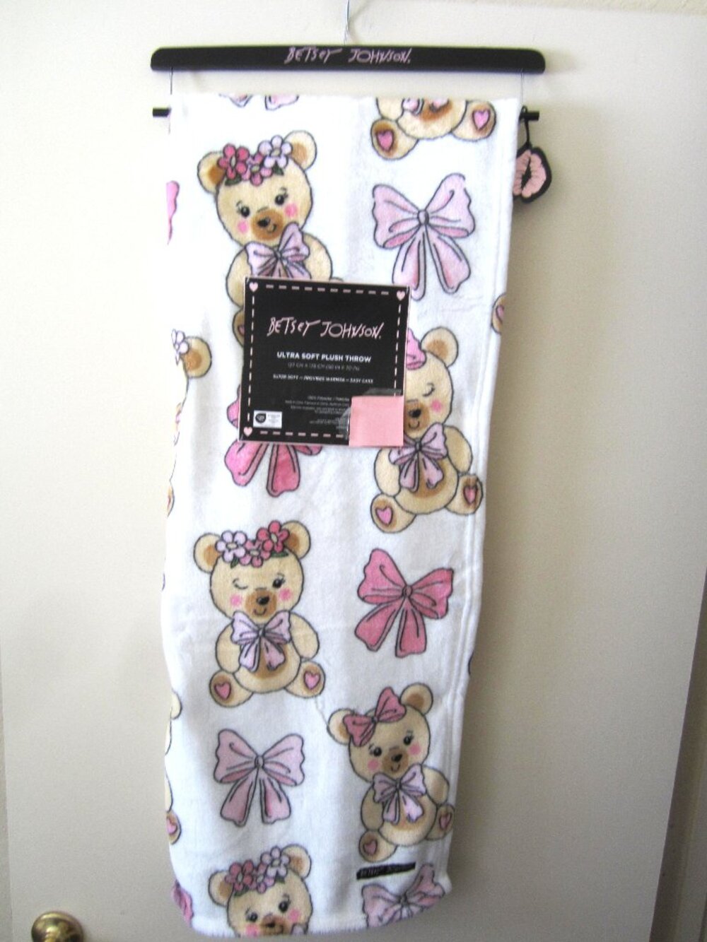 Betsey Johnson Ultra Soft Plush Throw Teddy Bear Pink Bows Blanket Home Bedding